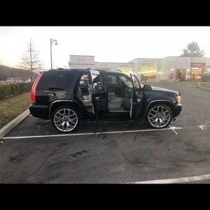 Meet your Posher, Luis